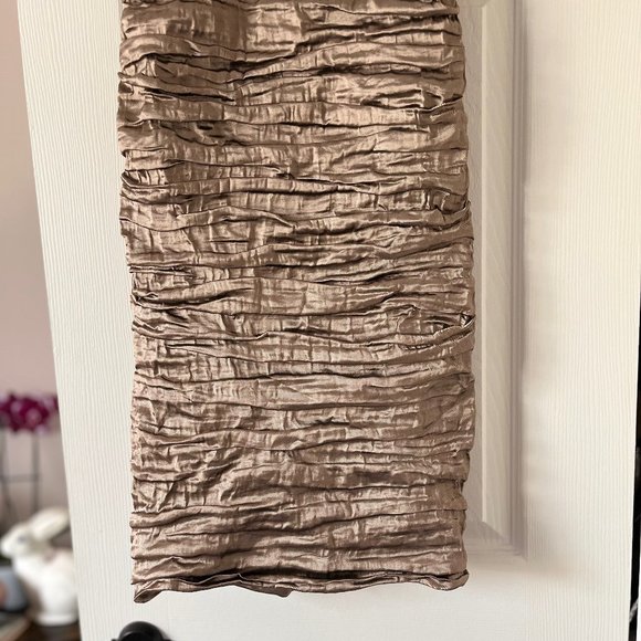 Nicole Miller | Ruched rose-gold metallic cocktail dress w/cap sleeves - Picture 9 of 16